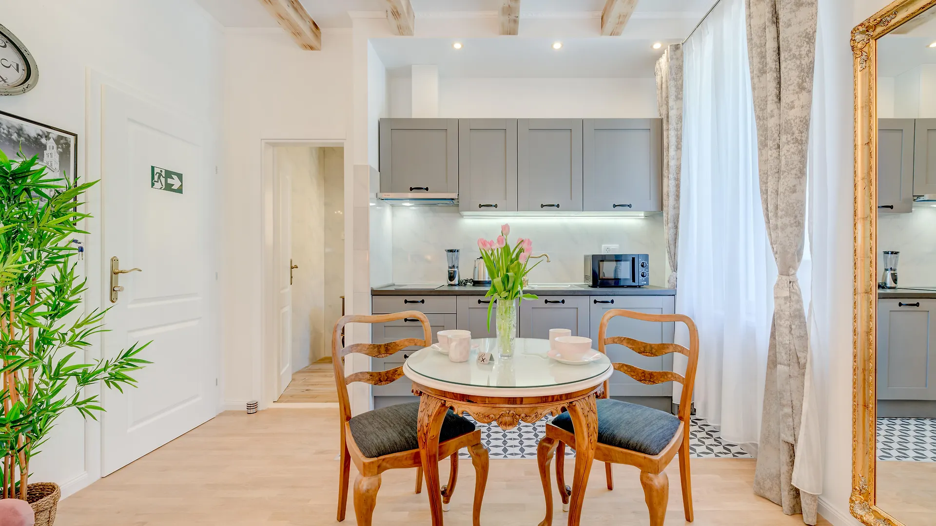 Le Monde Luxury Accommodation スプリト 4*,