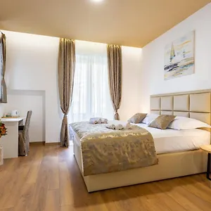 4* Pensión Luxury Fetivi